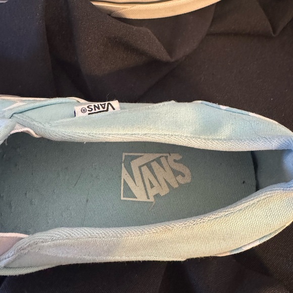 VANS - Picture 7 of 9